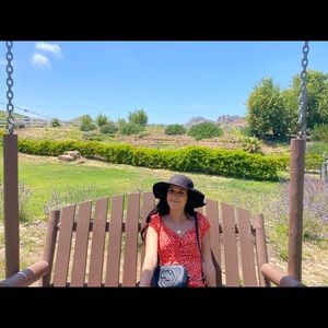 Meet your Posher, Emma